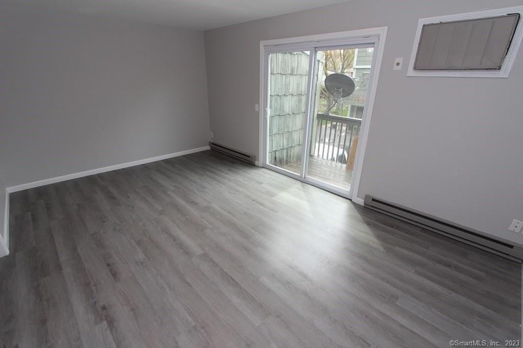 1400 Meriden Rd Apt 5-2 - Photo 4 of 21