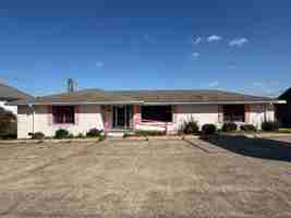 featured image of 1422 Westgate Pkwy