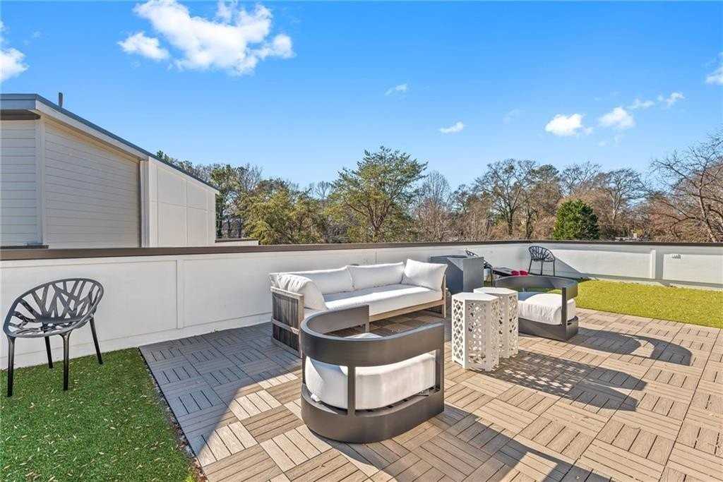 2424 Memorial Dr Se Unit 4 - Photo 2 of 31