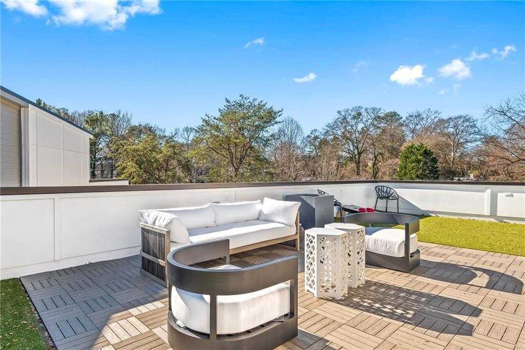 2424 Memorial Dr Se Unit 4 - Photo 3 of 31