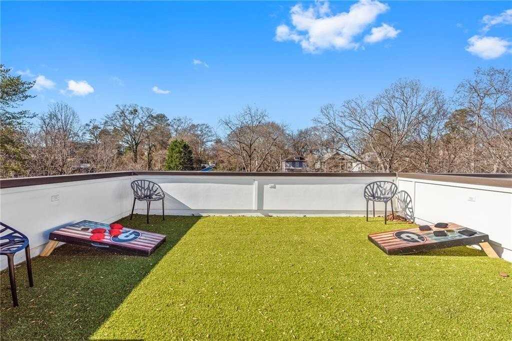 2424 Memorial Dr Se Unit 4 - Photo 4 of 31