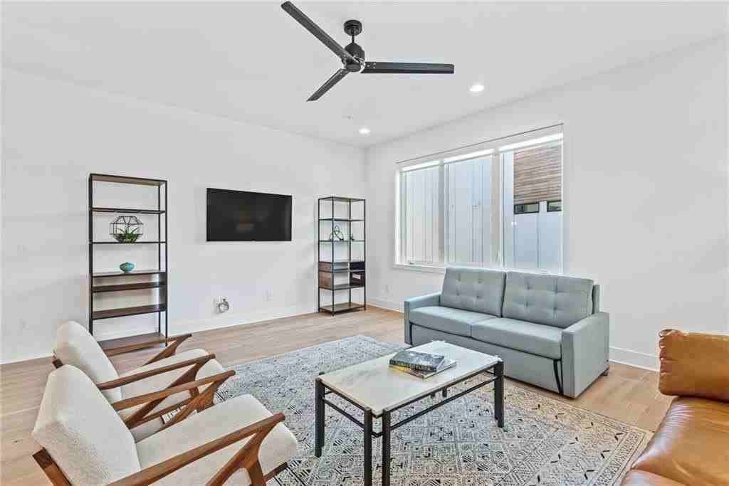 2424 Memorial Dr Se Unit 4 - Photo 6 of 31