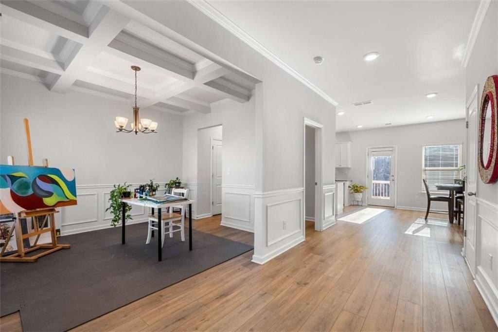 925 Lakehaven Ln - Photo 2 of 26