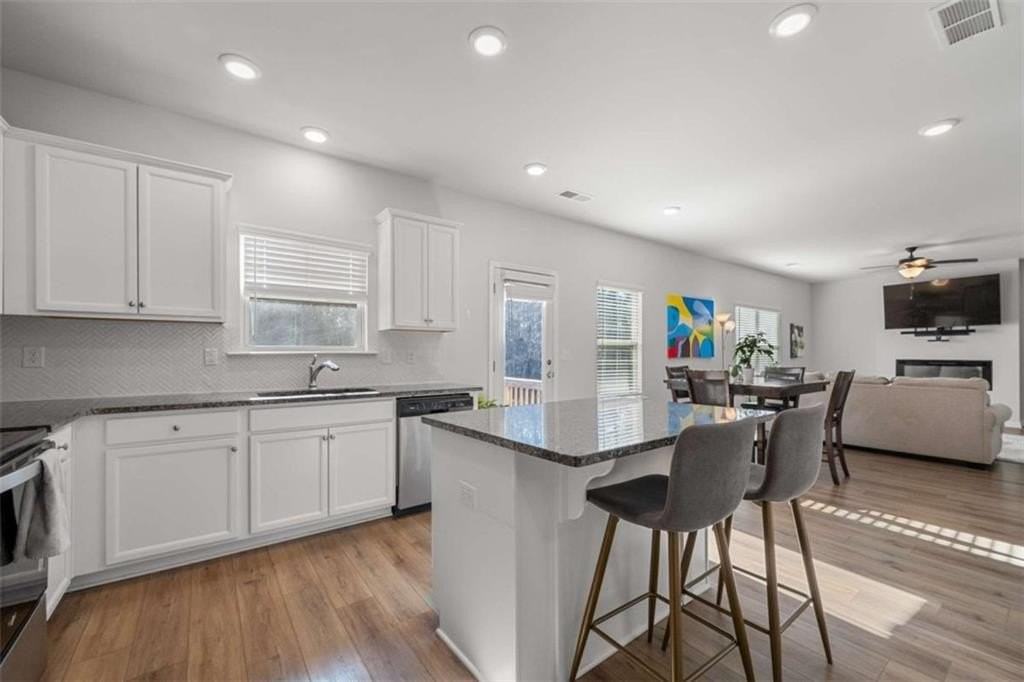 925 Lakehaven Ln - Photo 5 of 26