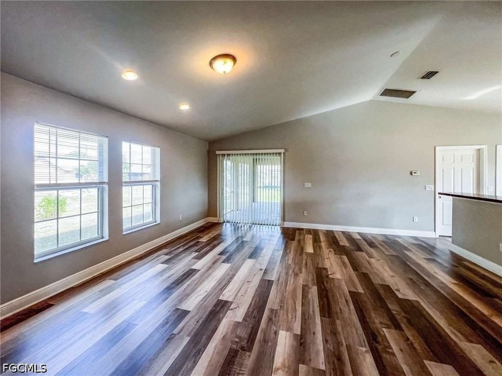 4304 12th St W - Photo 5 of 22