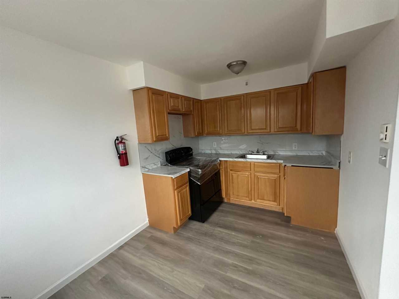 1655 Beach Ave Ave #A - Photo 3 of 11