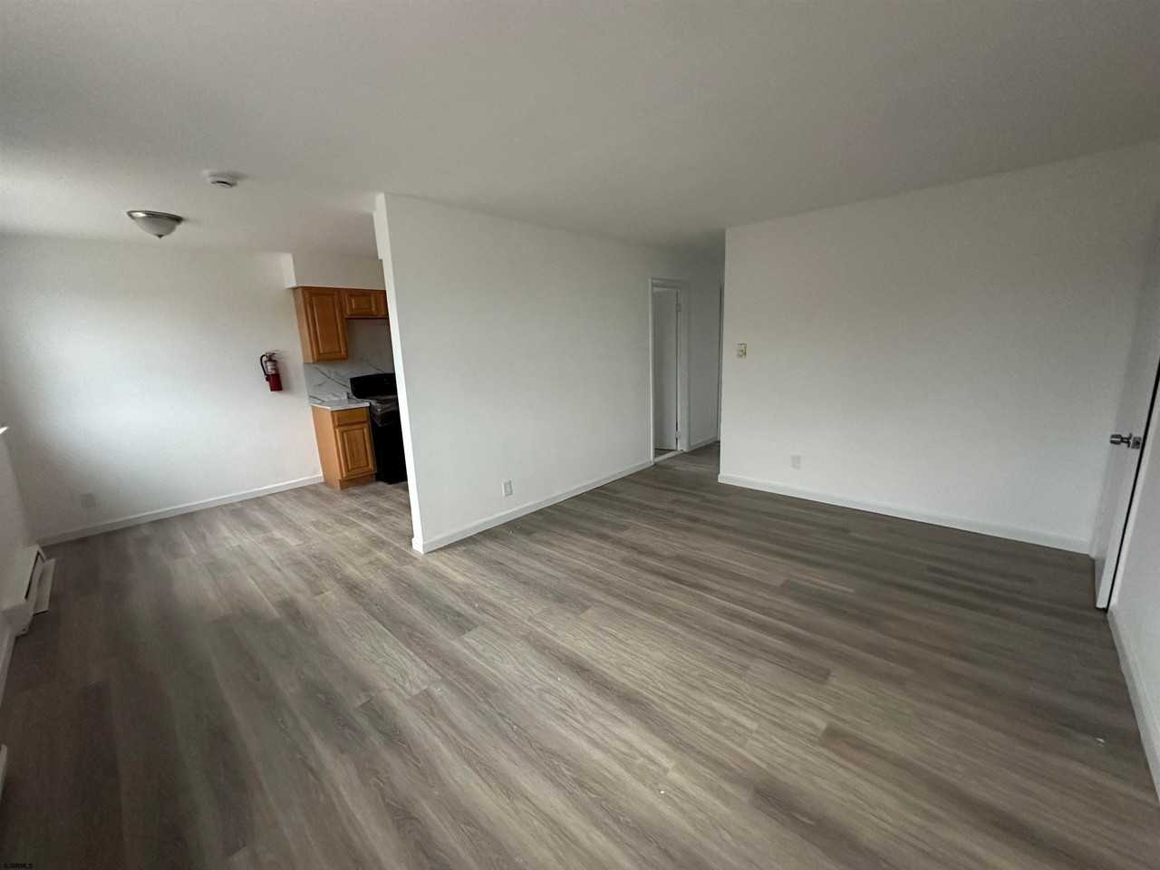 1655 Beach Ave Ave #A - Photo 5 of 11