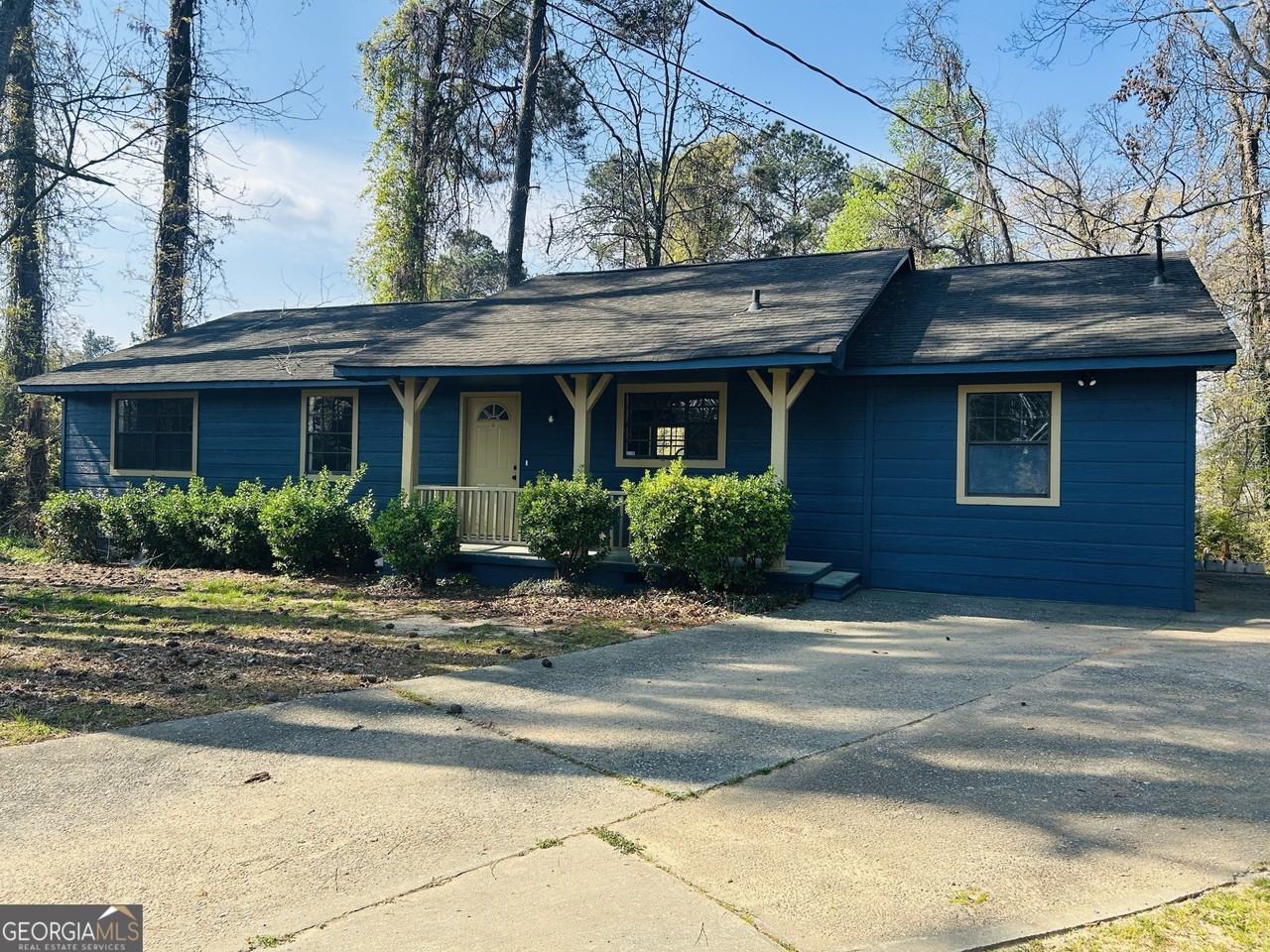 6165 Radford Dr - Photo 2 of 31