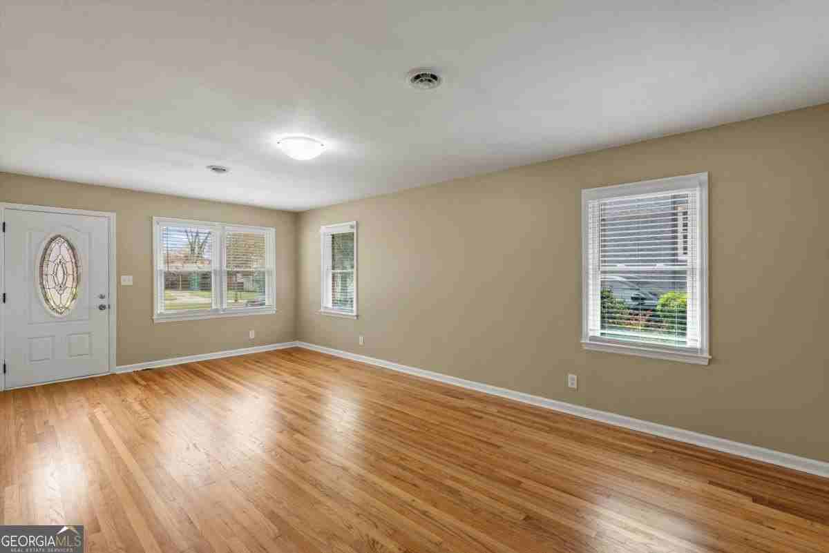 628 S Evelyn Pl Nw - Photo 4 of 21