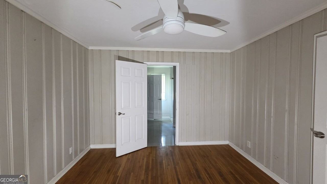 136 Hillsdale Dr Se - Photo 6 of 16