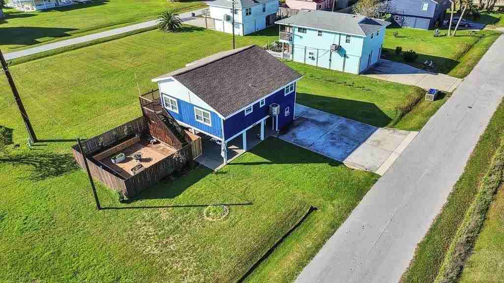 16527 Lewis Scott Rd - Photo 4 of 15