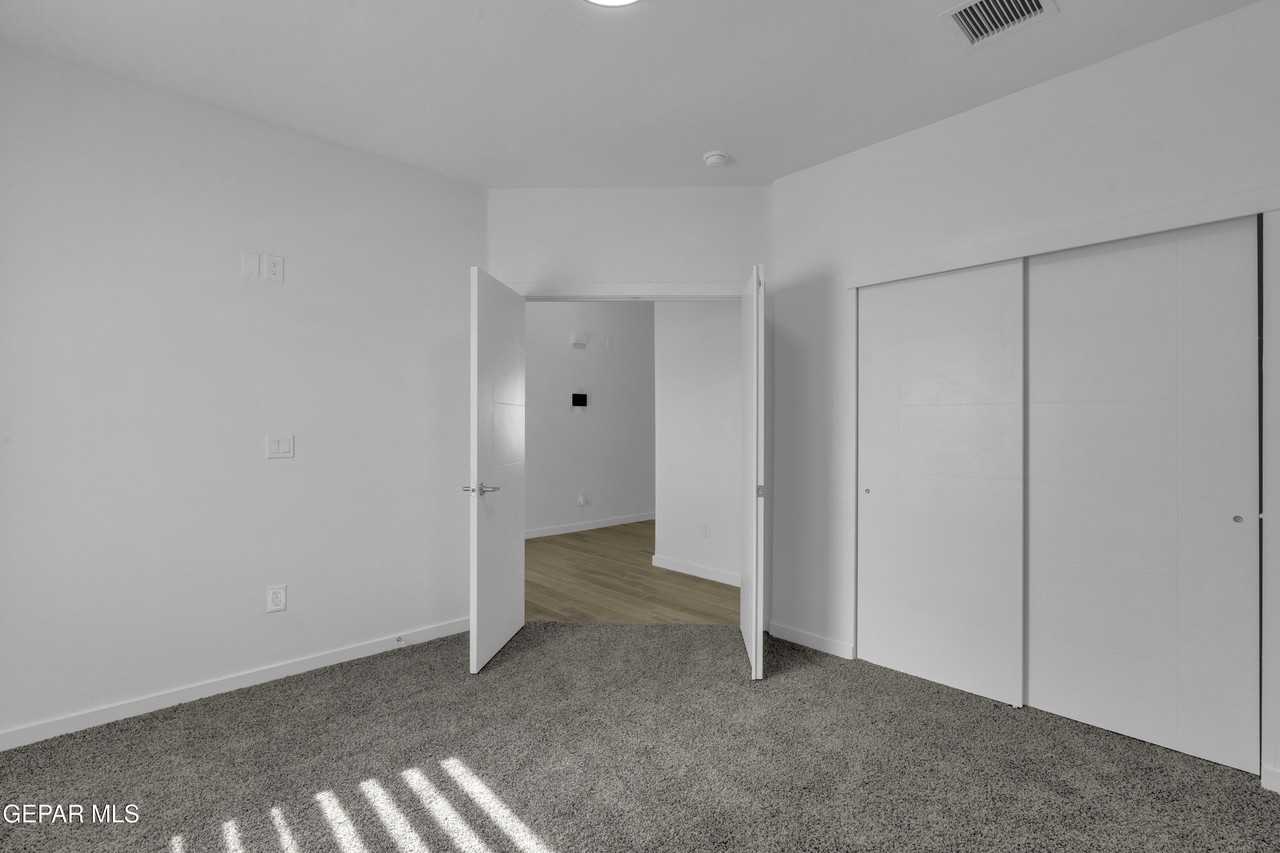 12713 Captian Claudia Ct - Photo 6 of 50