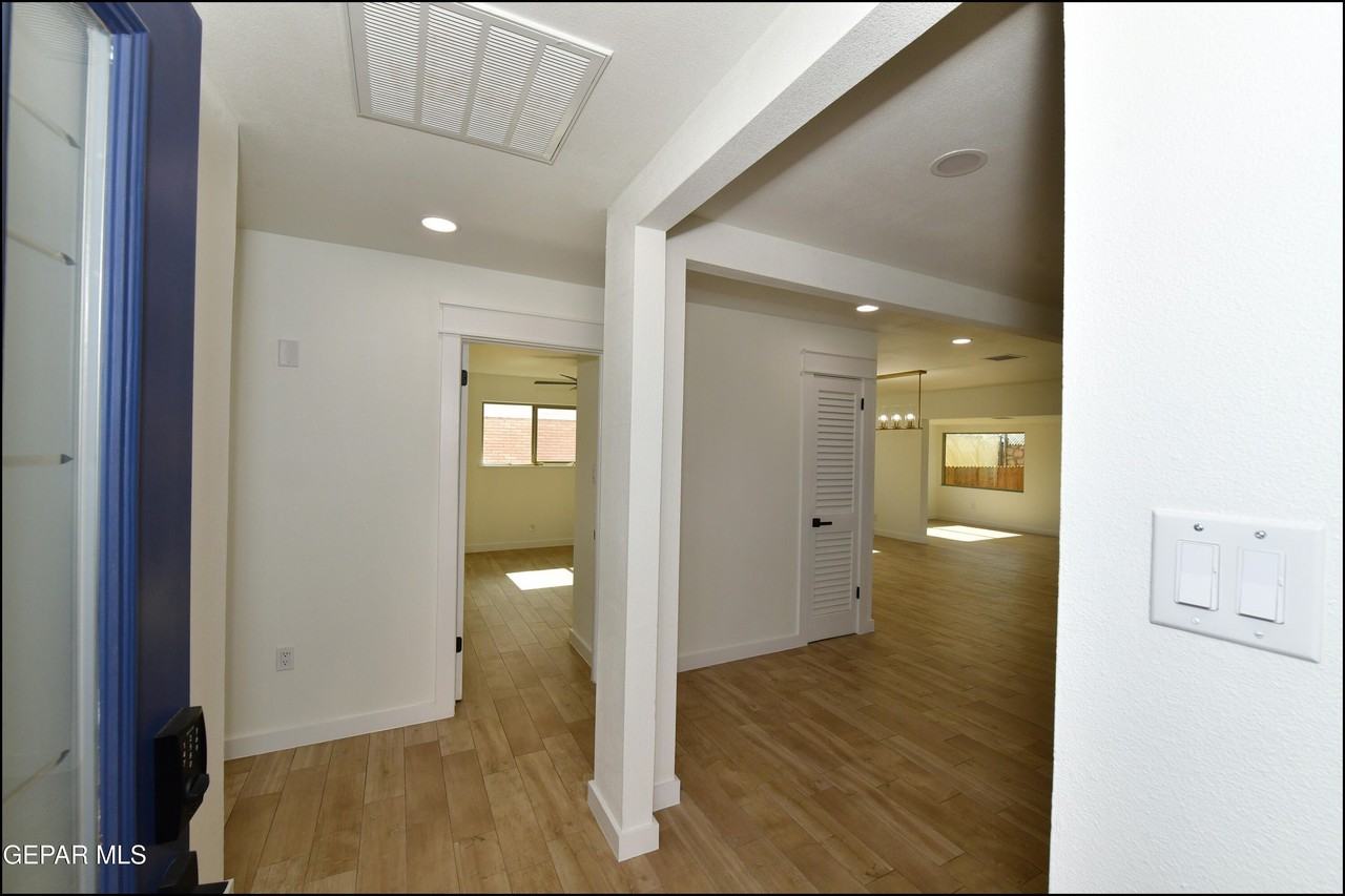 3217 Wedgewood Dr - Photo 6 of 50