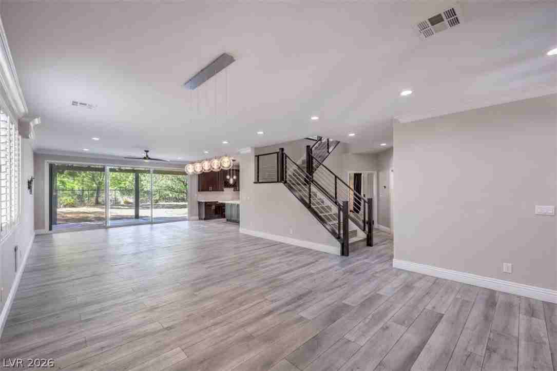 11005 Salford Dr - Photo 4 of 29