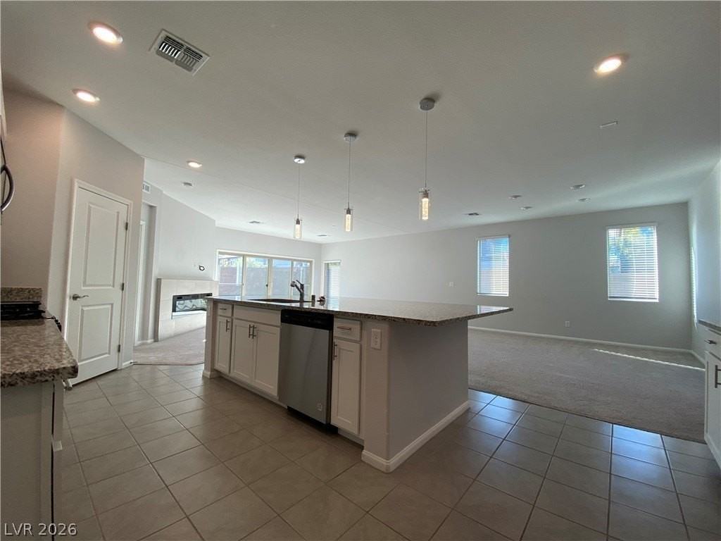 7137 Moss Hill Ave - Photo 4 of 35