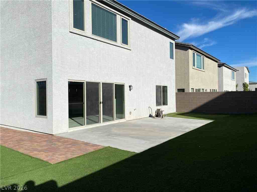 7137 Moss Hill Ave - Photo 5 of 35