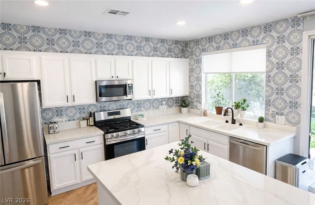 5815 Field Breeze St - Photo 4 of 40