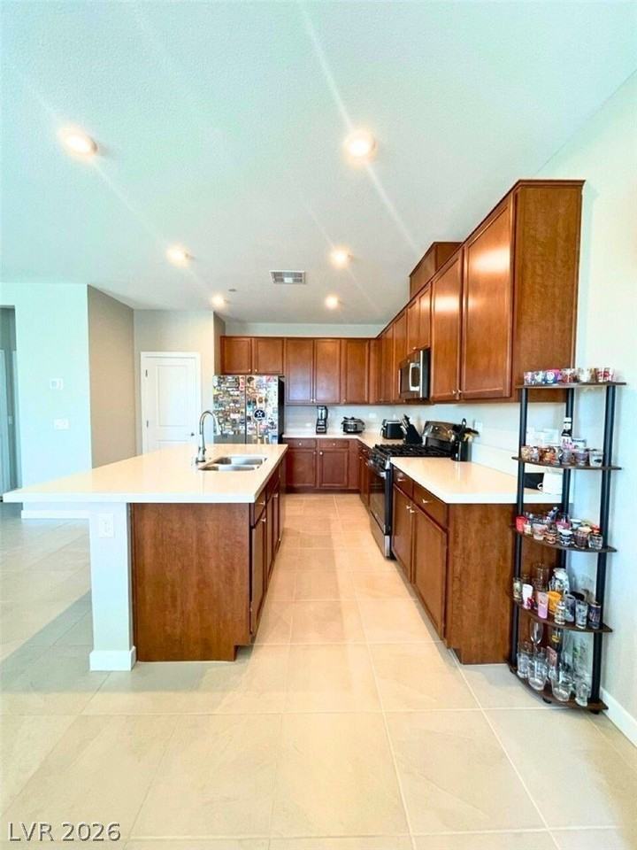 9263 Rampa St - Photo 3 of 14