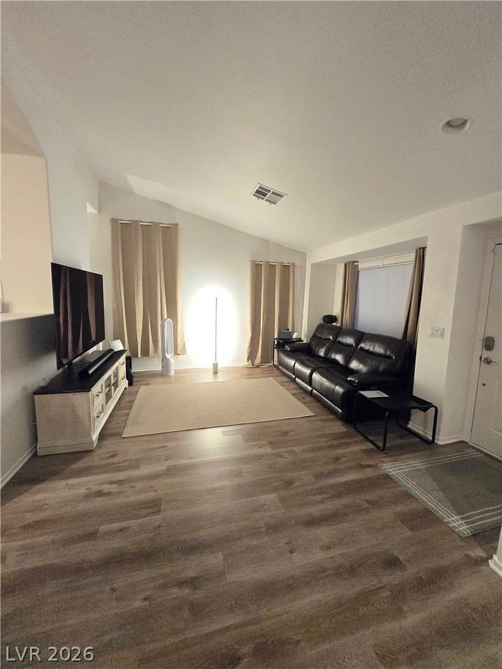 6126 Leaning Rock Ct - Photo 3 of 13