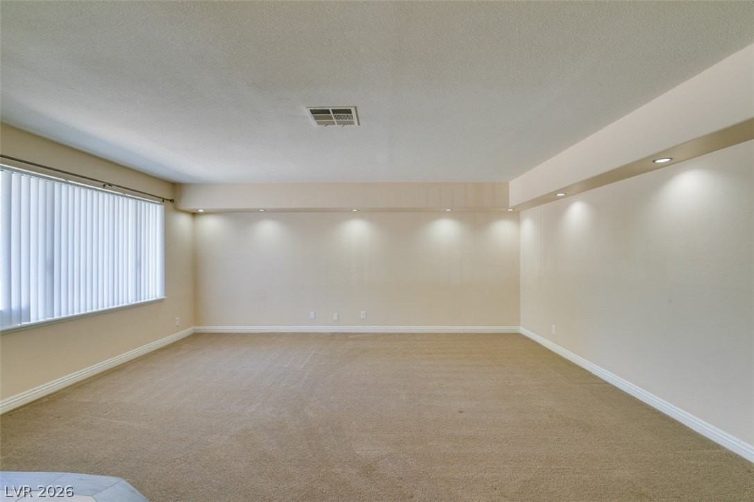 3221 E Rochelle Ave - Photo 5 of 37