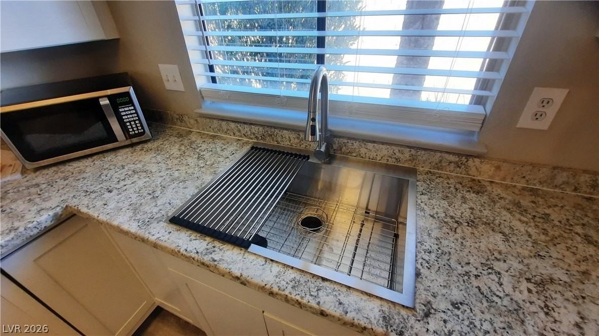 1632 Marathon Dr #12 - Photo 3 of 22