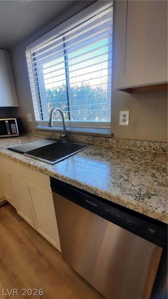 1632 Marathon Dr #12 - Photo 5 of 22