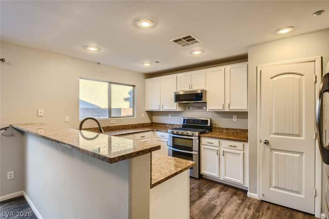 10718 Mason Hill Ave - Photo 5 of 28