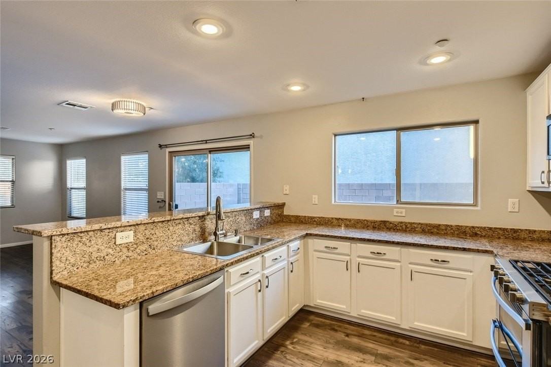 10718 Mason Hill Ave - Photo 6 of 28