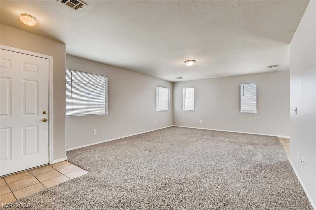 5424 Pepperpike Ave - Photo 2 of 22