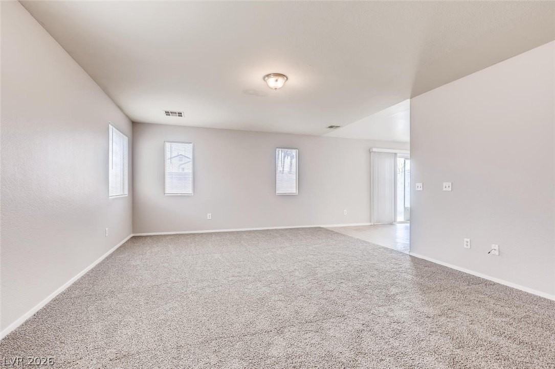 5424 Pepperpike Ave - Photo 5 of 22