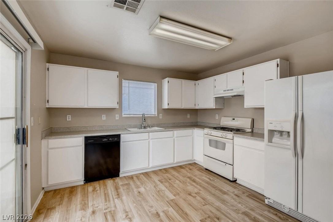 5424 Pepperpike Ave - Photo 6 of 22