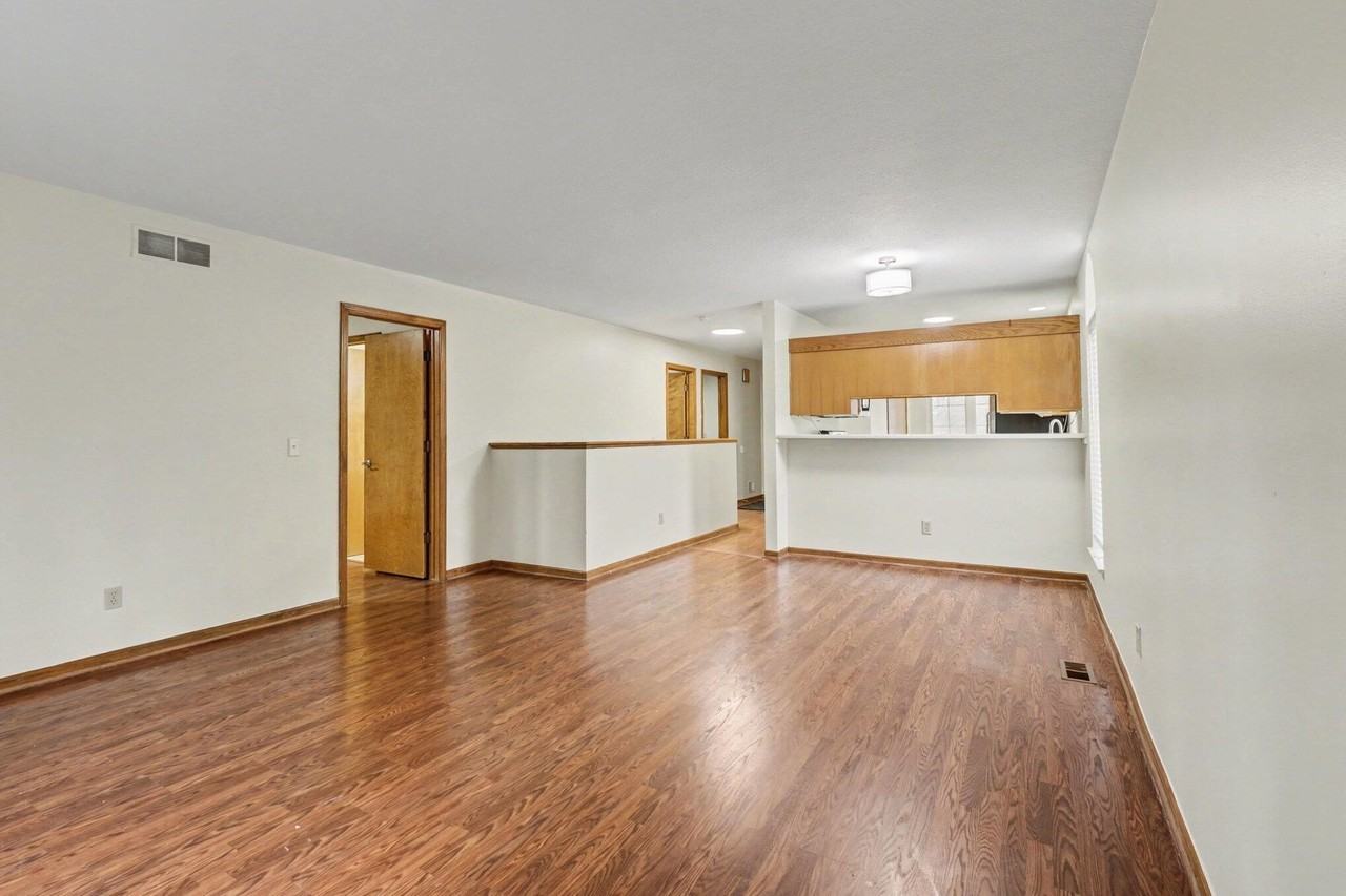 6065 Fairgrove St - Photo 4 of 20