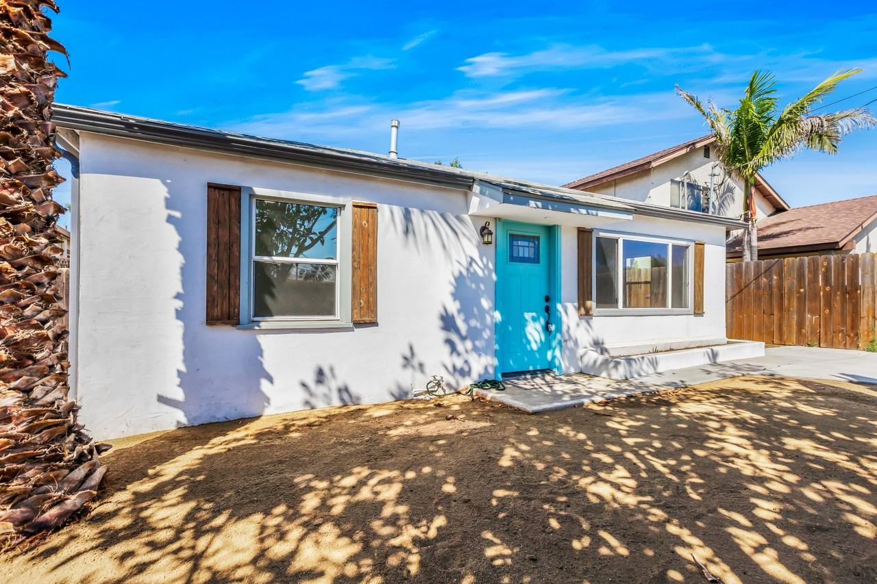 1070 10th Street - Photo 2 of 10