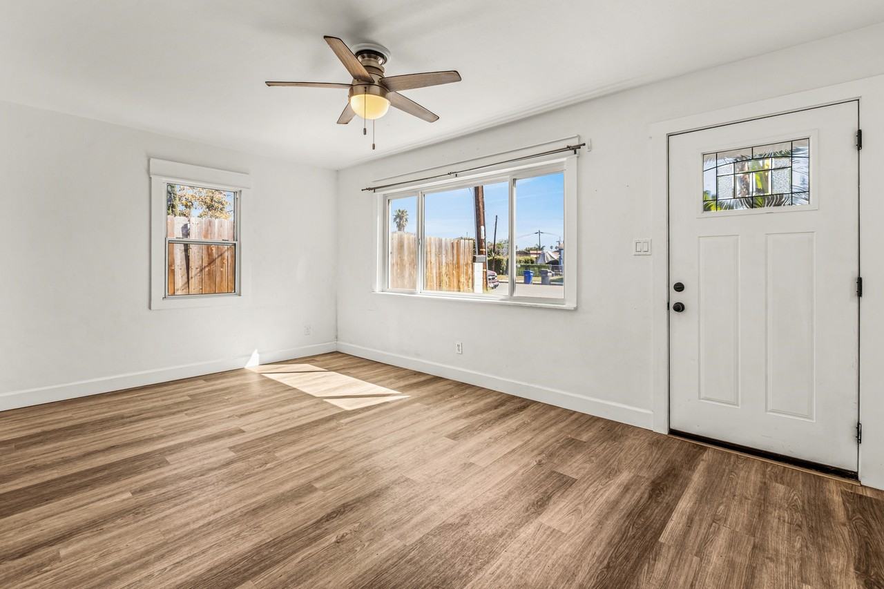 1070 10th Street - Photo 3 of 10