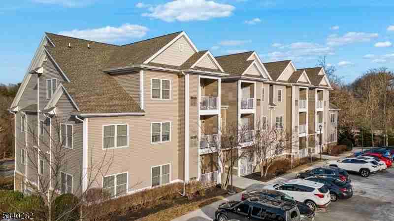 18 Park Ln #18 - Photo 7 of 38