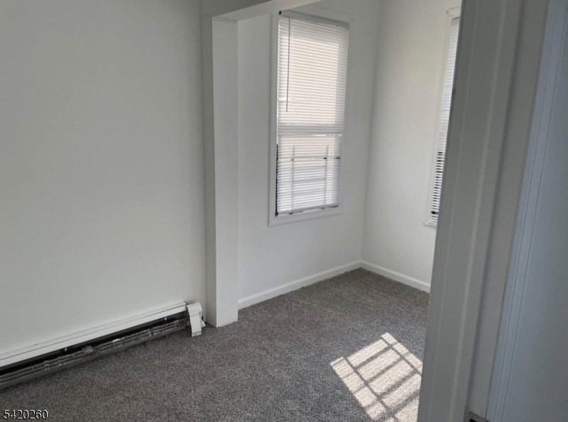 194 Hobson St - Photo 3 of 4