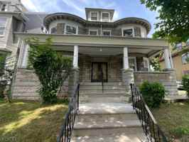 featured image of 43 Mapes Ave #1R