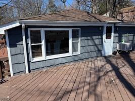 featured image of 9 Mac Donald Rd