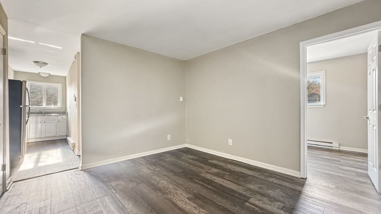 121 West 32nd Street - Photo 2 of 2