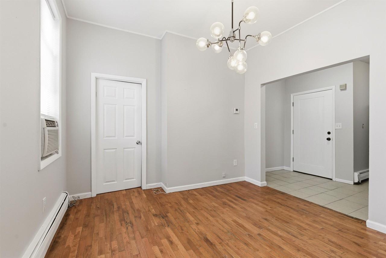 154 South St #1 - Photo 2 of 15