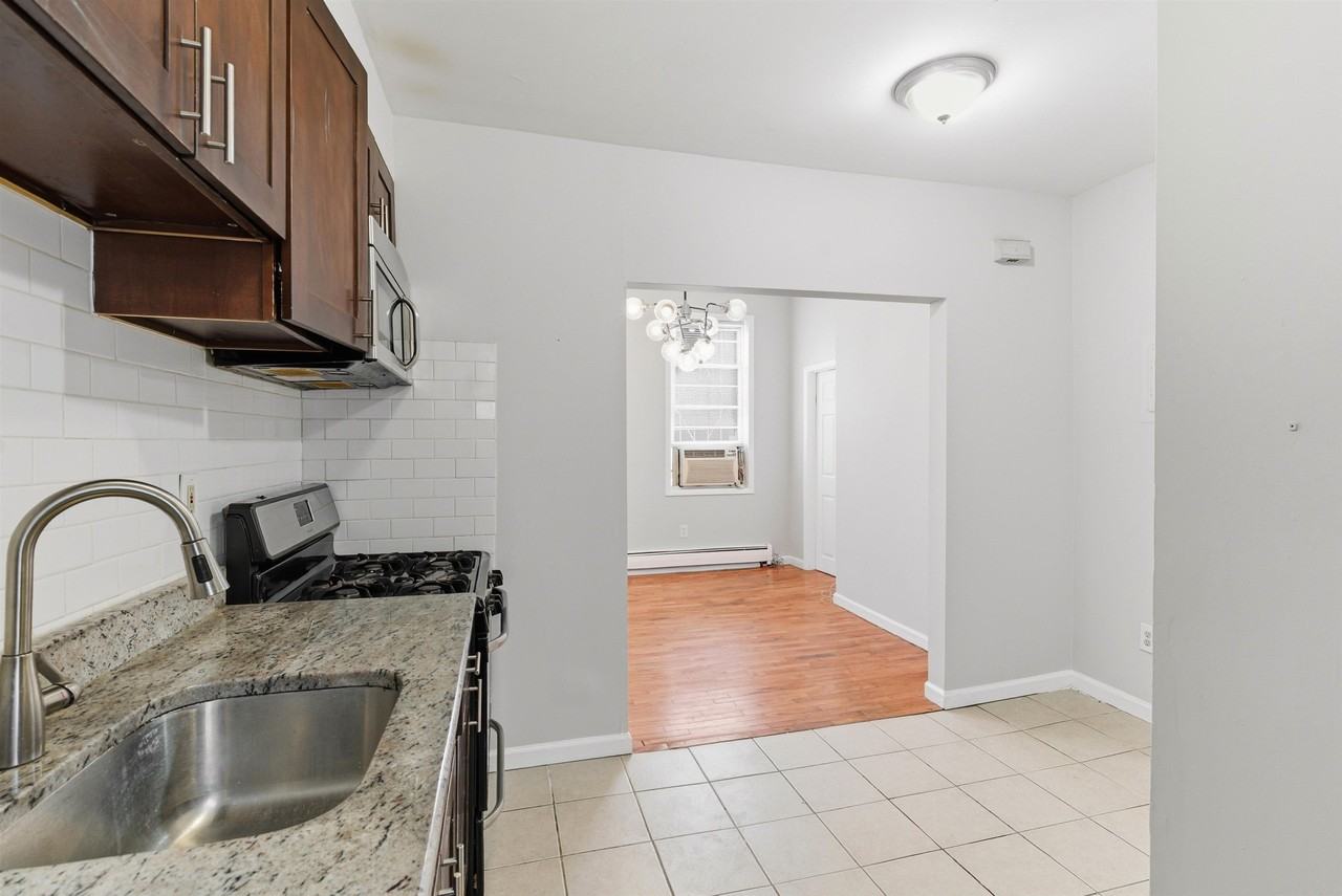 154 South St #1 - Photo 7 of 15