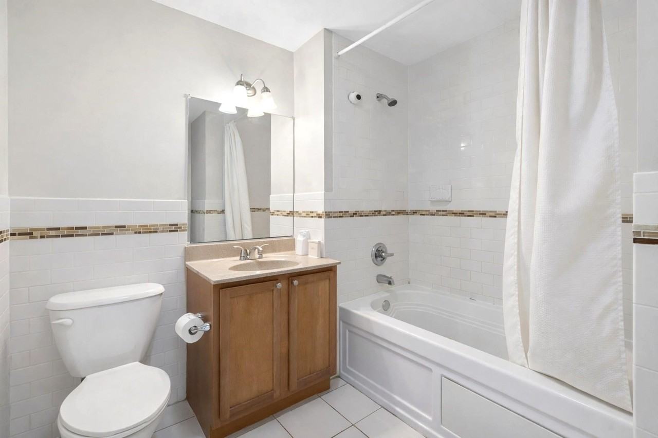612 12th St #4 - Photo 5 of 11