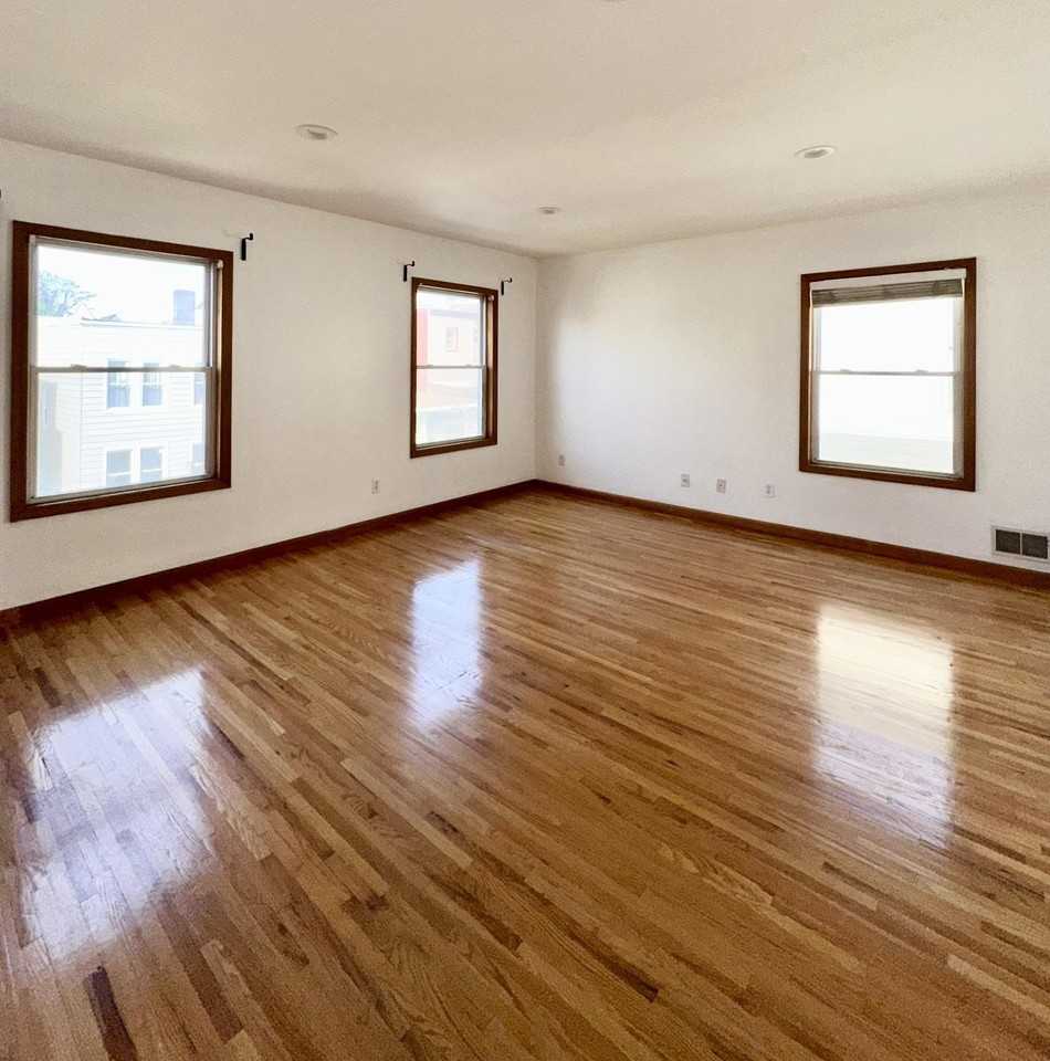 150 Clendenny Ave #2 - Photo 4 of 24