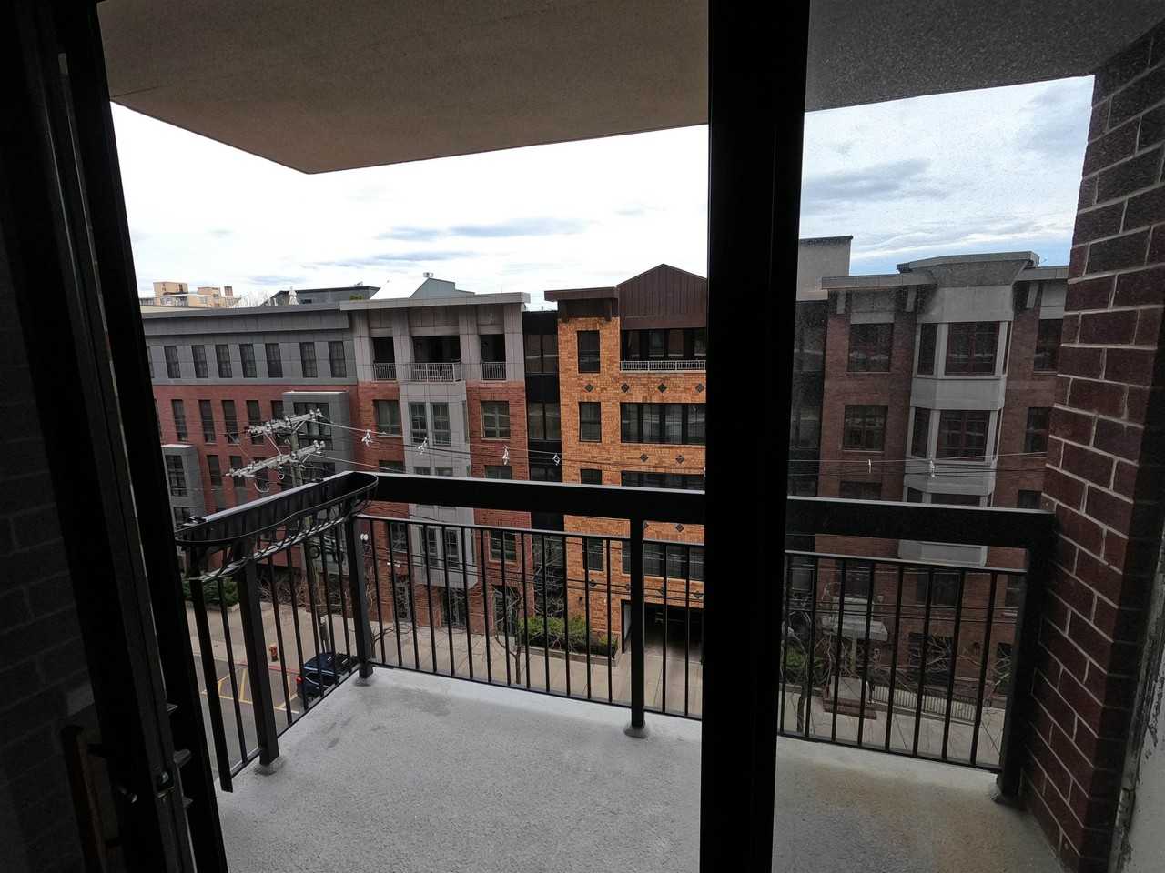 700 1st St #5G - Photo 5 of 6