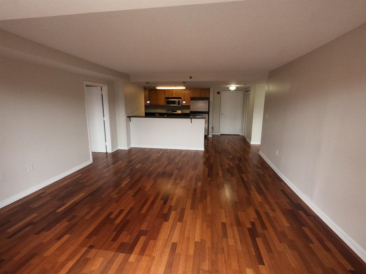 700 1st St #5G - Photo 6 of 6