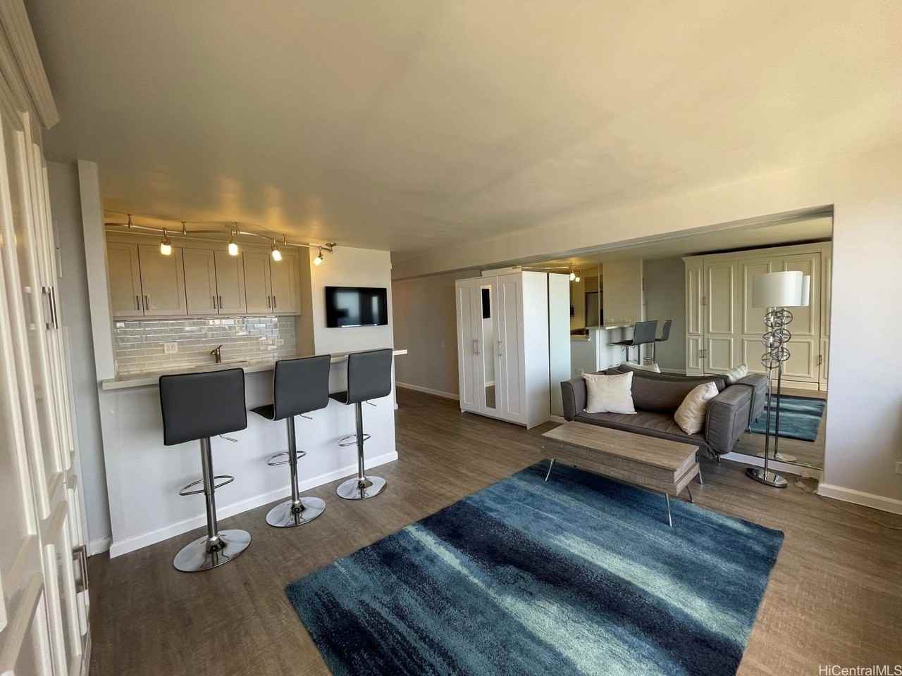 1778 Ala Moana Blvd Apt 3410 - Photo 2 of 9