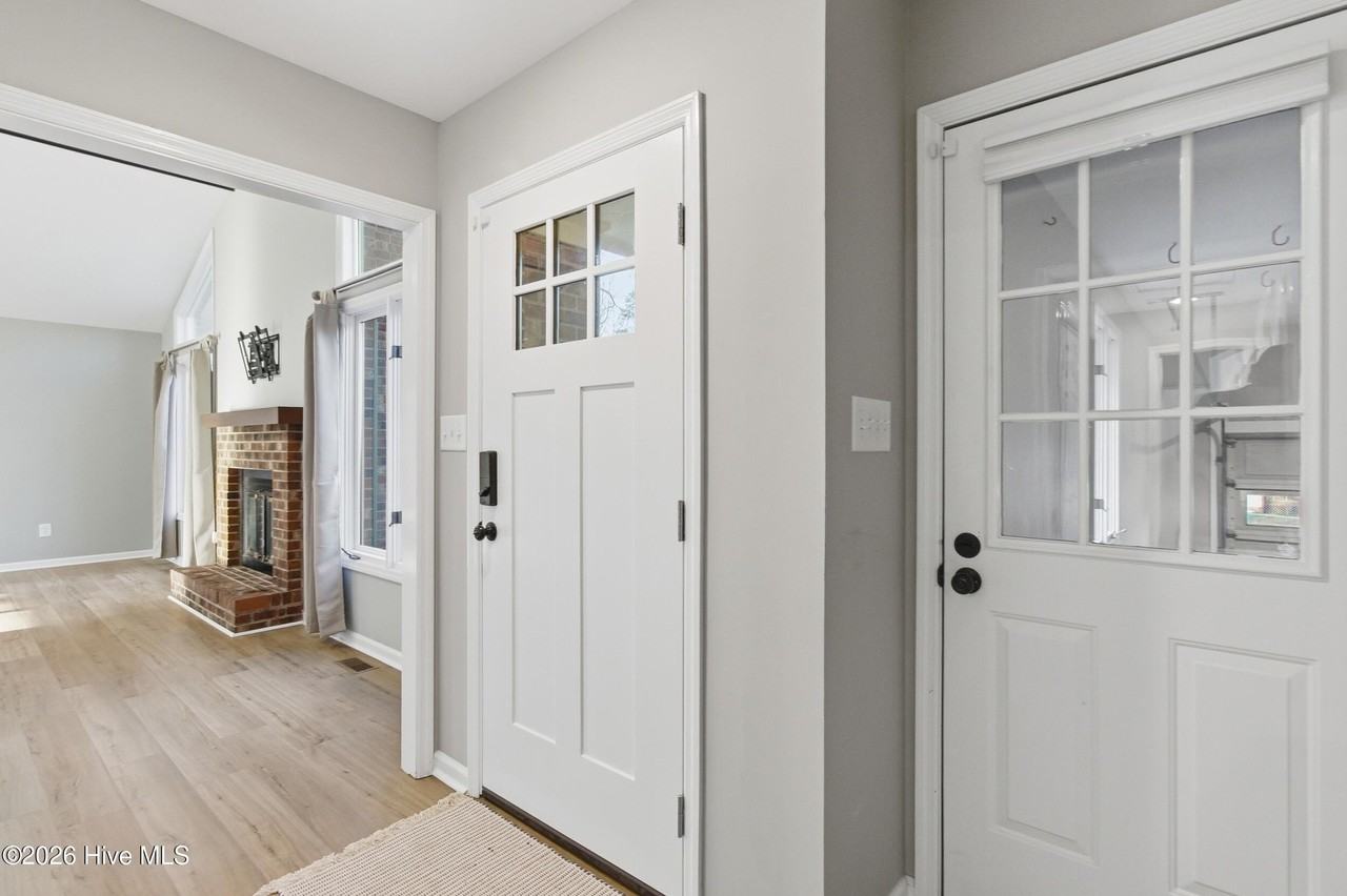 101 Gatewood Dr - Photo 3 of 37