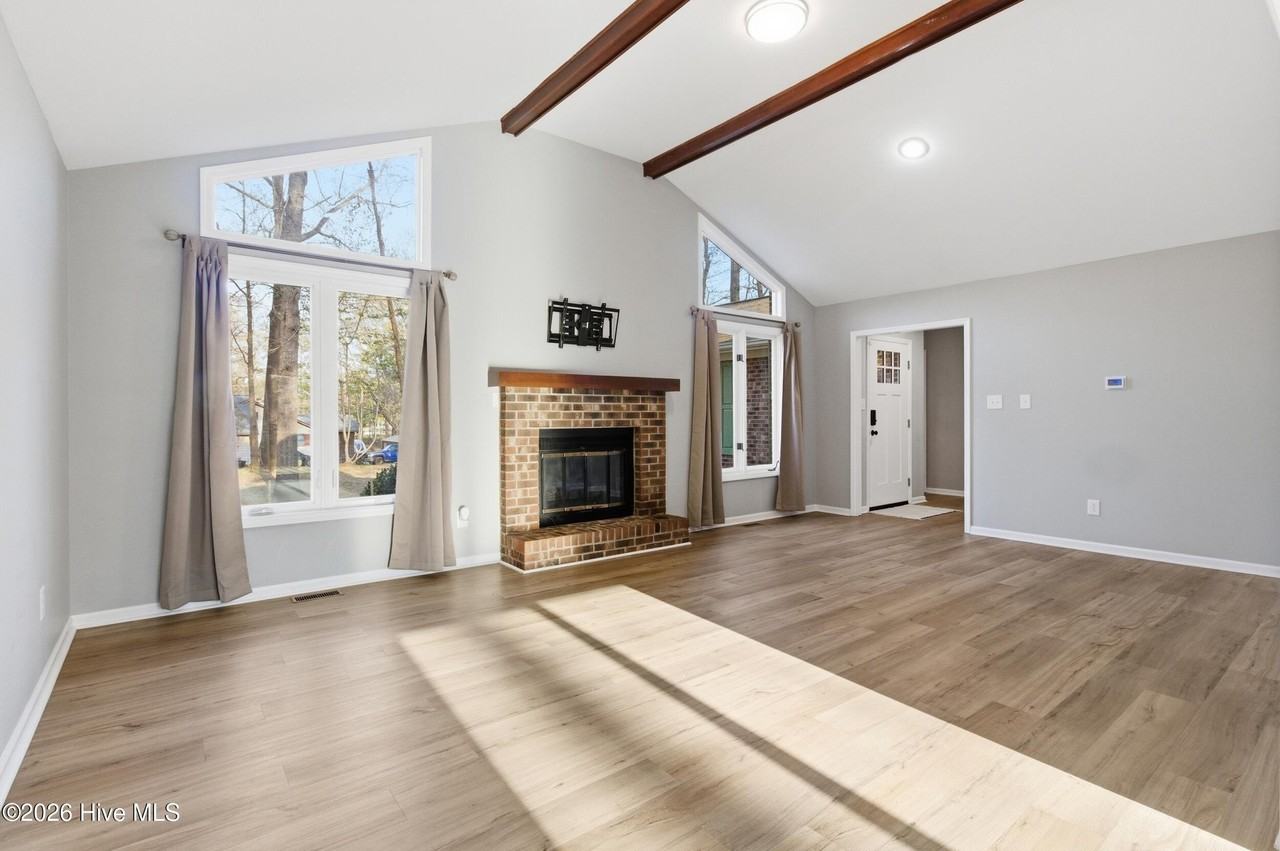 101 Gatewood Dr - Photo 5 of 37