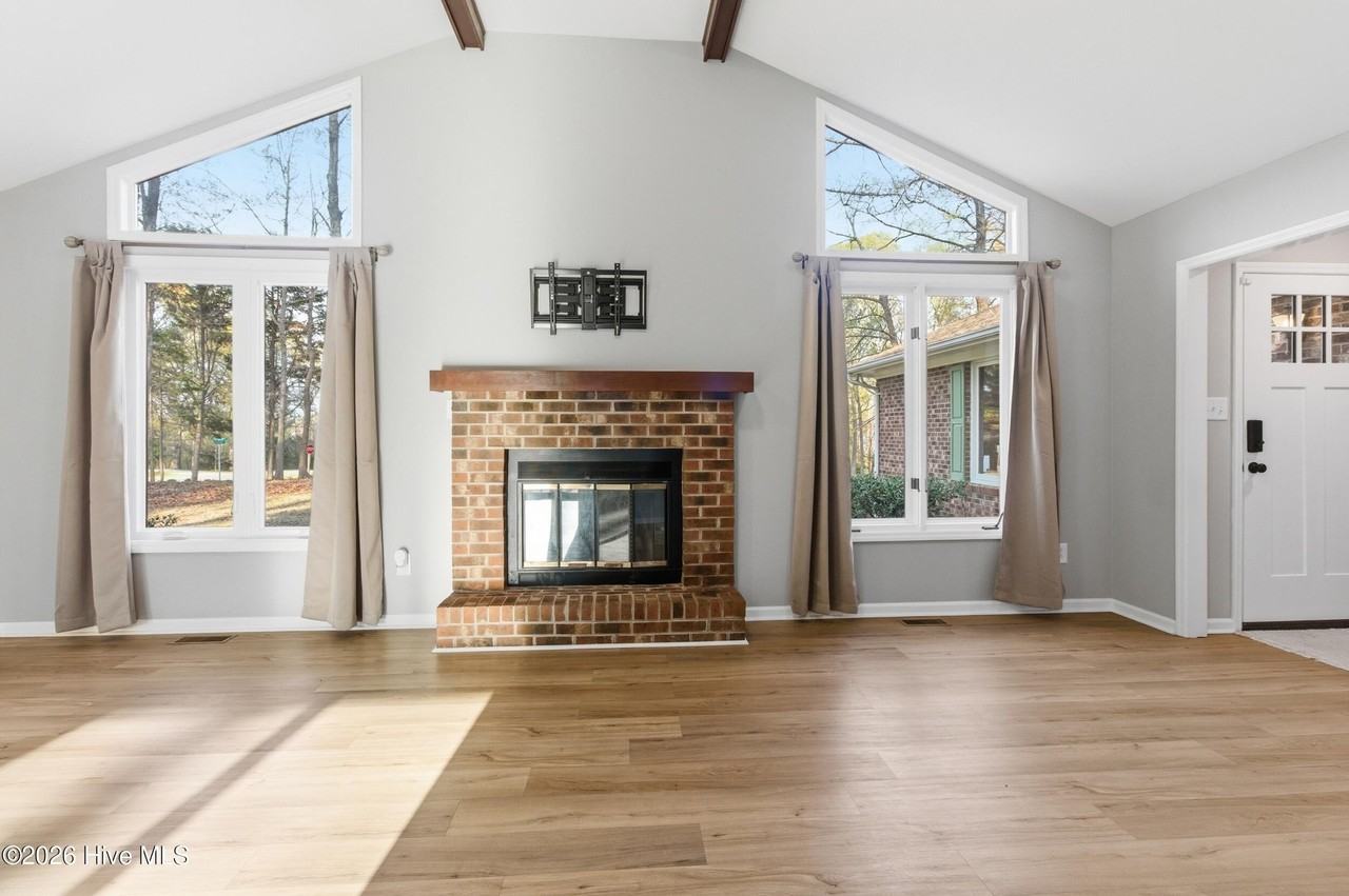 101 Gatewood Dr - Photo 6 of 37