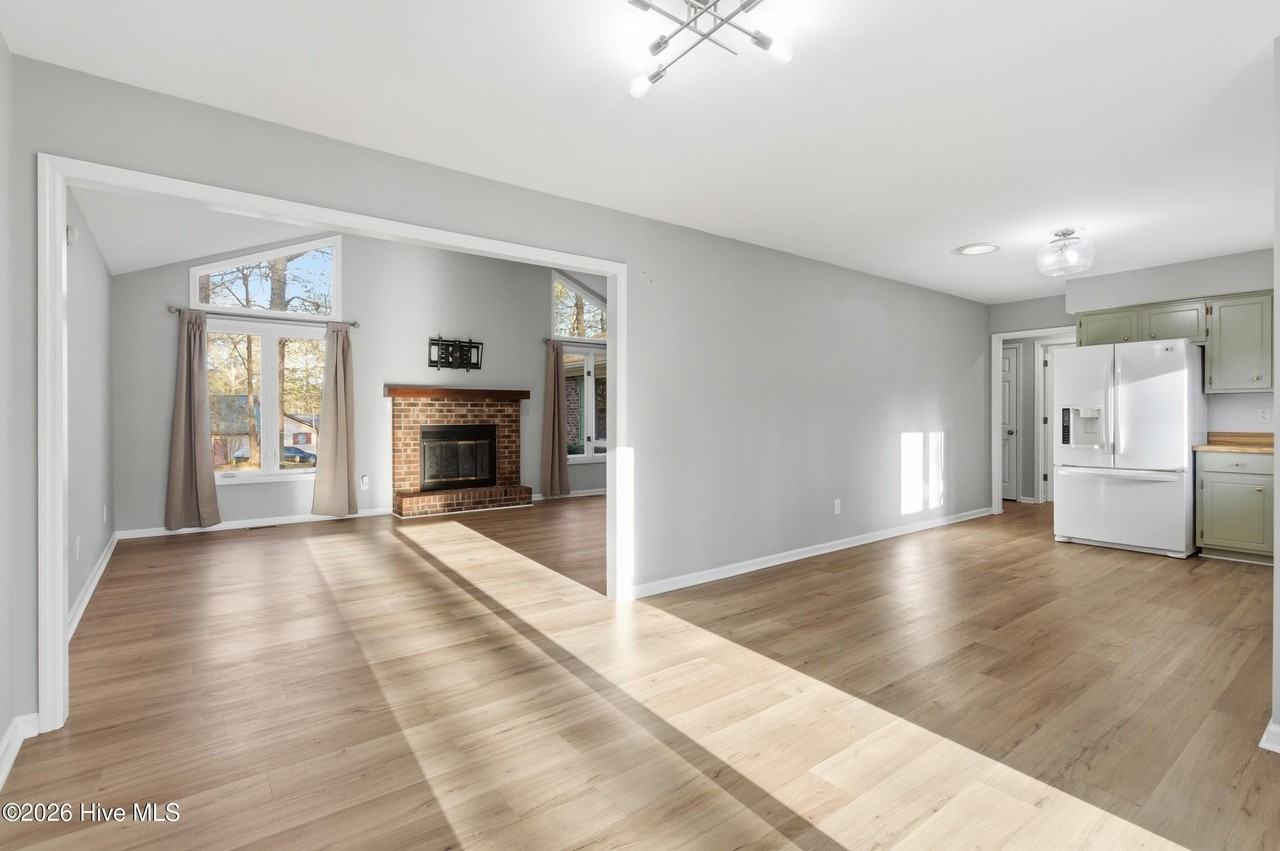 101 Gatewood Dr - Photo 7 of 37